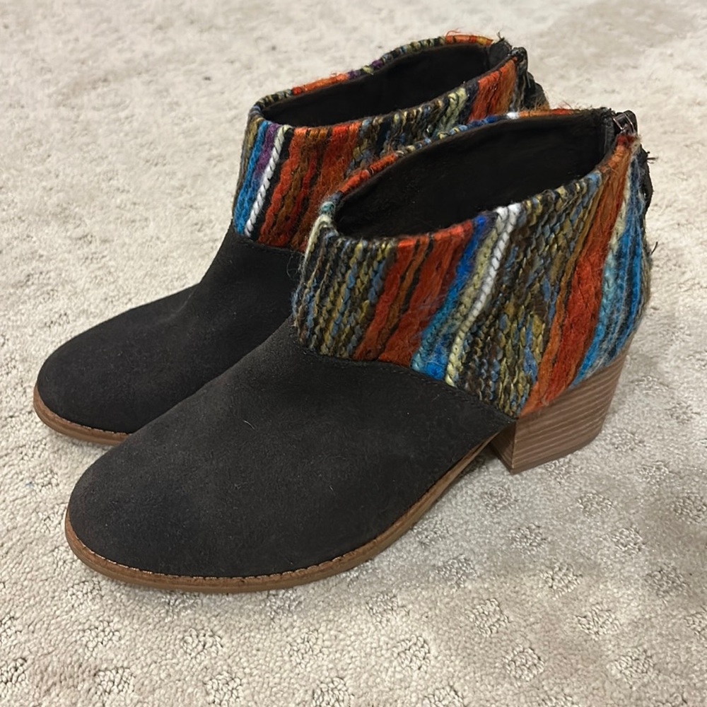 Brown Tom booties with thread accent. Size 8. Great condition!